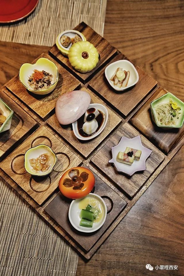 初春的西影厂，是那棵法国梧桐树下的日料店