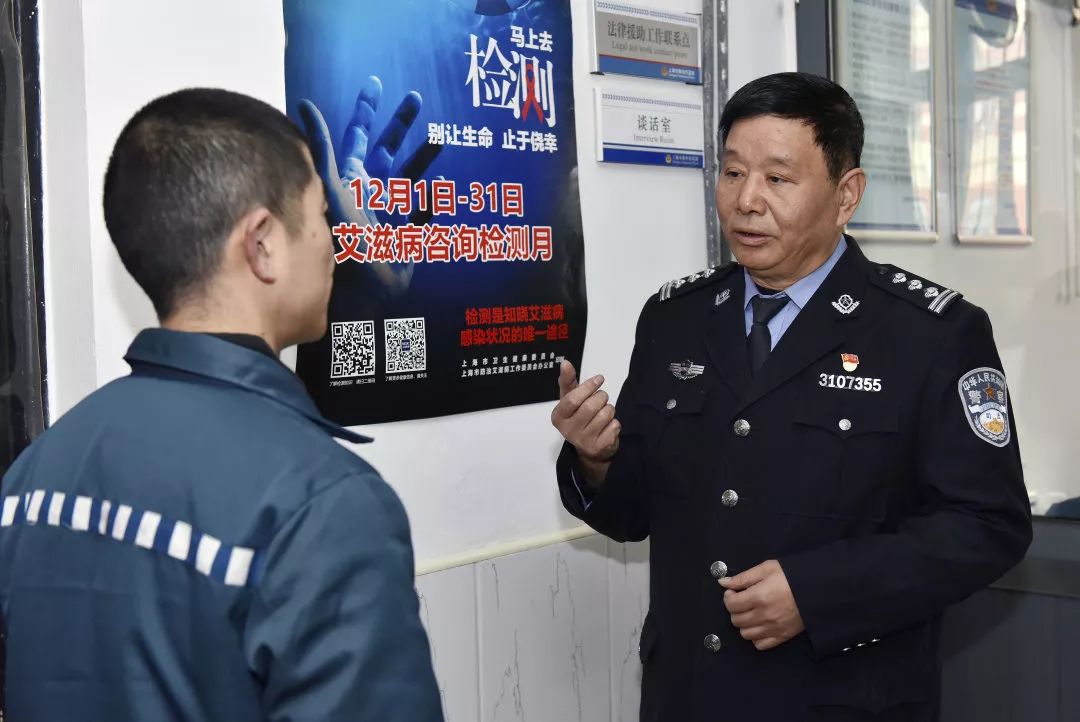 与艾滋病相伴15年,他都做了什么?