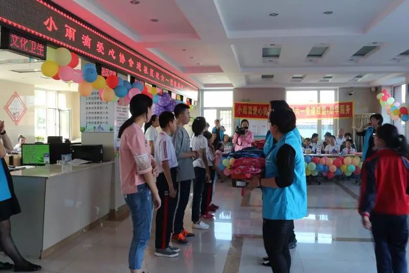 百姓贴心便民服务,居民暖心服务