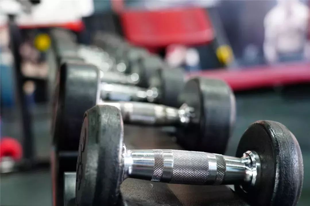 健身广告火遍哈密，激励无数人走入健身房！猜到了结局，却被惊艳到了！