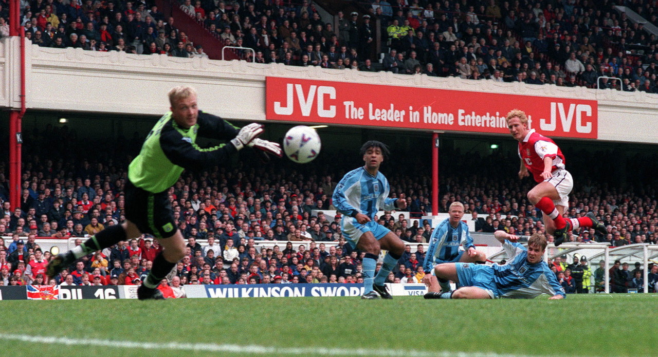 阿森纳曼联十大经典战亨利,来自阿森纳的传奇球星亨利