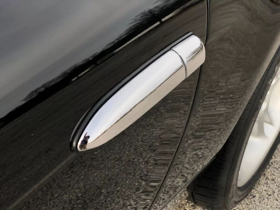 宝马z8价格多少人民币,宝马z8敞篷跑车价格