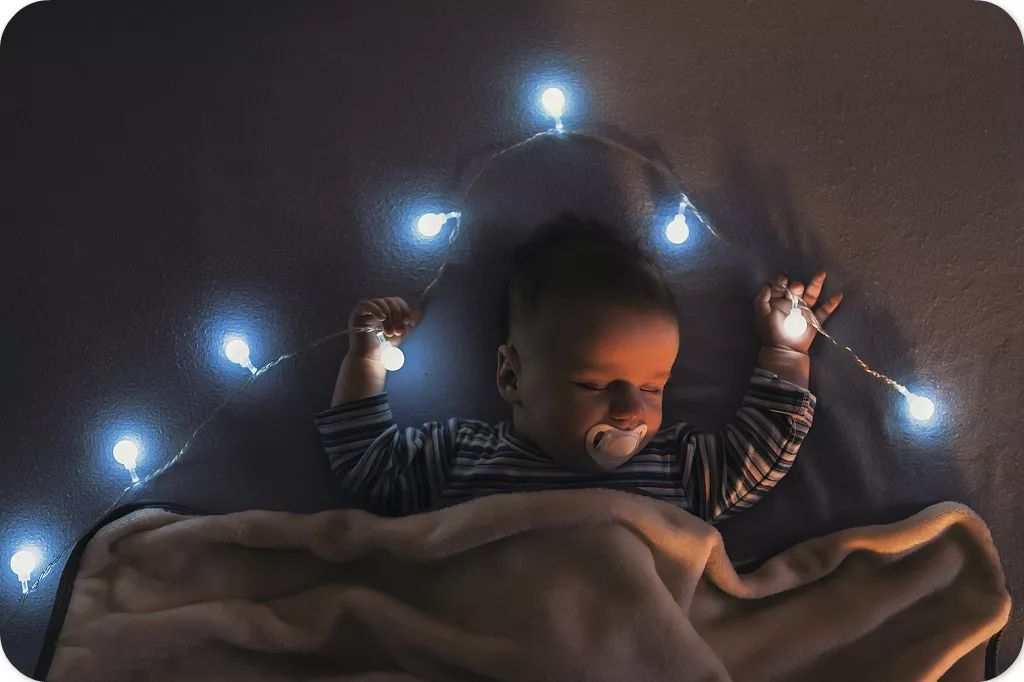 宝宝闹觉的原因及解决办法儿歌,婴幼儿闹觉大哭怎么办