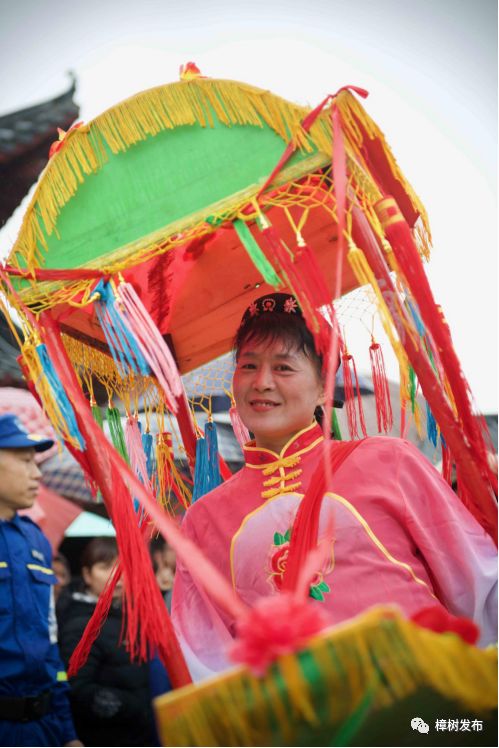 一位临江游子的故乡情：烟雨临江