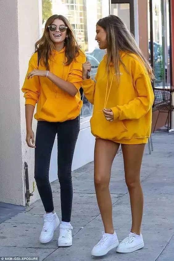 秋冬流行卫衣这么穿超时髦,这些卫衣穿搭好看显瘦更时髦