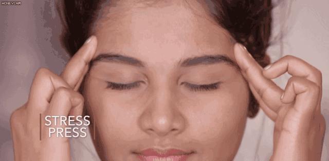 50年皱纹有救啦用它专抹深皱纹,在家就能改善皱纹的神器来了