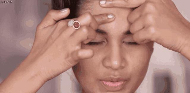 50年皱纹有救啦用它专抹深皱纹,在家就能改善皱纹的神器来了