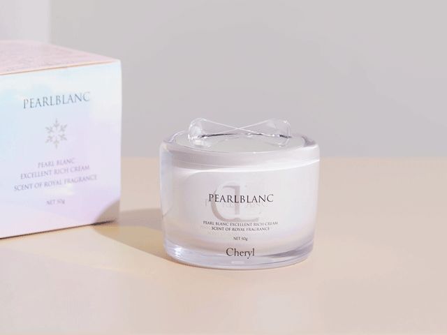 大卖45000瓶！涂上自带美颜的神器，白成一道光~