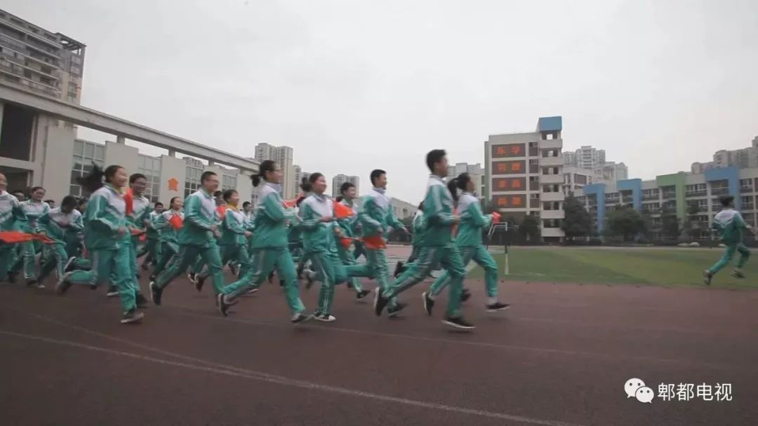 礼赞伟大祖国快闪视频,致敬祖国快闪的视频