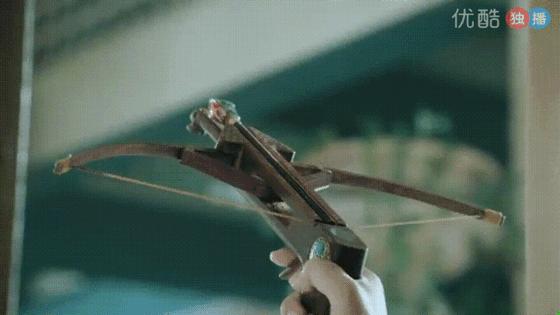 玻璃渣里找糖的视频,玻璃渣里找糖吃真诚才是必杀技