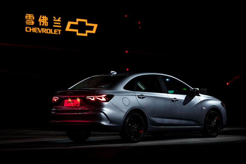 雪佛兰科鲁泽monza高速驾驶感受,雪佛兰科鲁泽monza320t如何更换雨刷