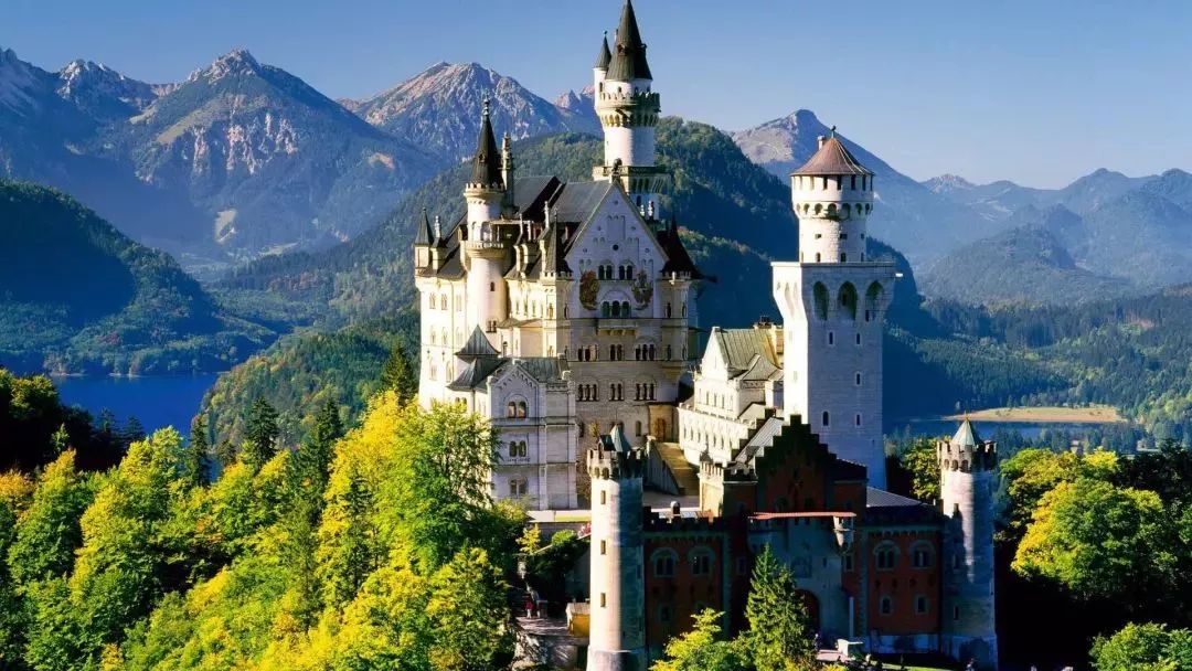 旅游就是自己的城市呆腻了换个别人的城市呆着这里能满足您对旅行的所有想象！