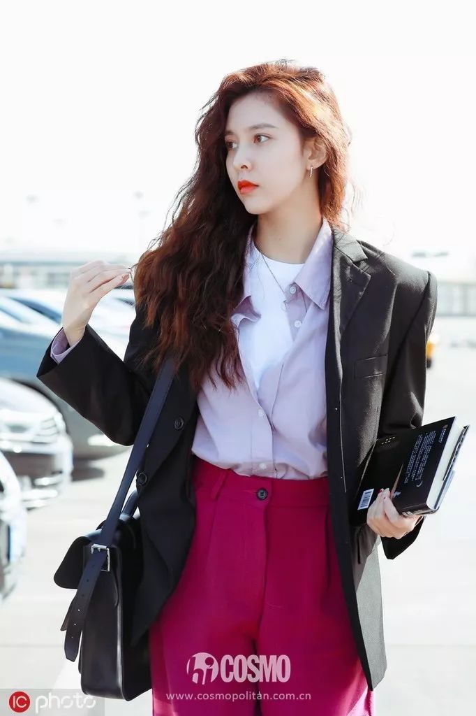 时髦办|穿上昊然弟弟的方领白衬衫，我有初恋的感觉