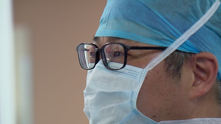 医生上千台手术,全天加班十几台手术