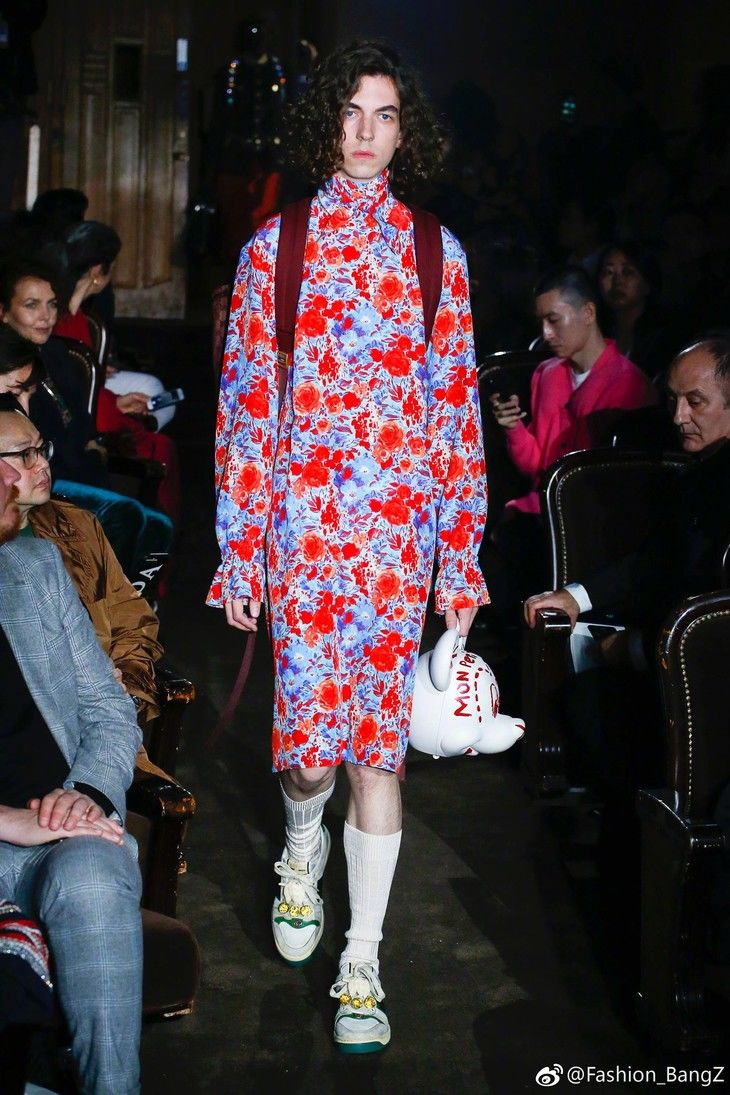 周迅这次种草的包包只要300块，可以拔