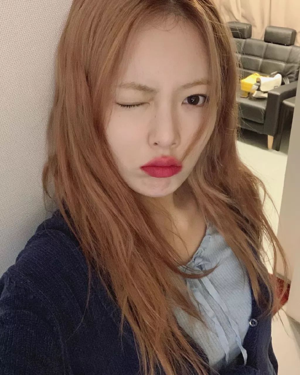 公布恋情被公司开除背假香奈儿都能带货说她是“人间毒药”我服!