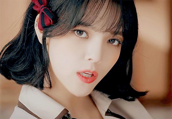 泫雅孔雪儿关晓彤,金泫雅关晓彤同款