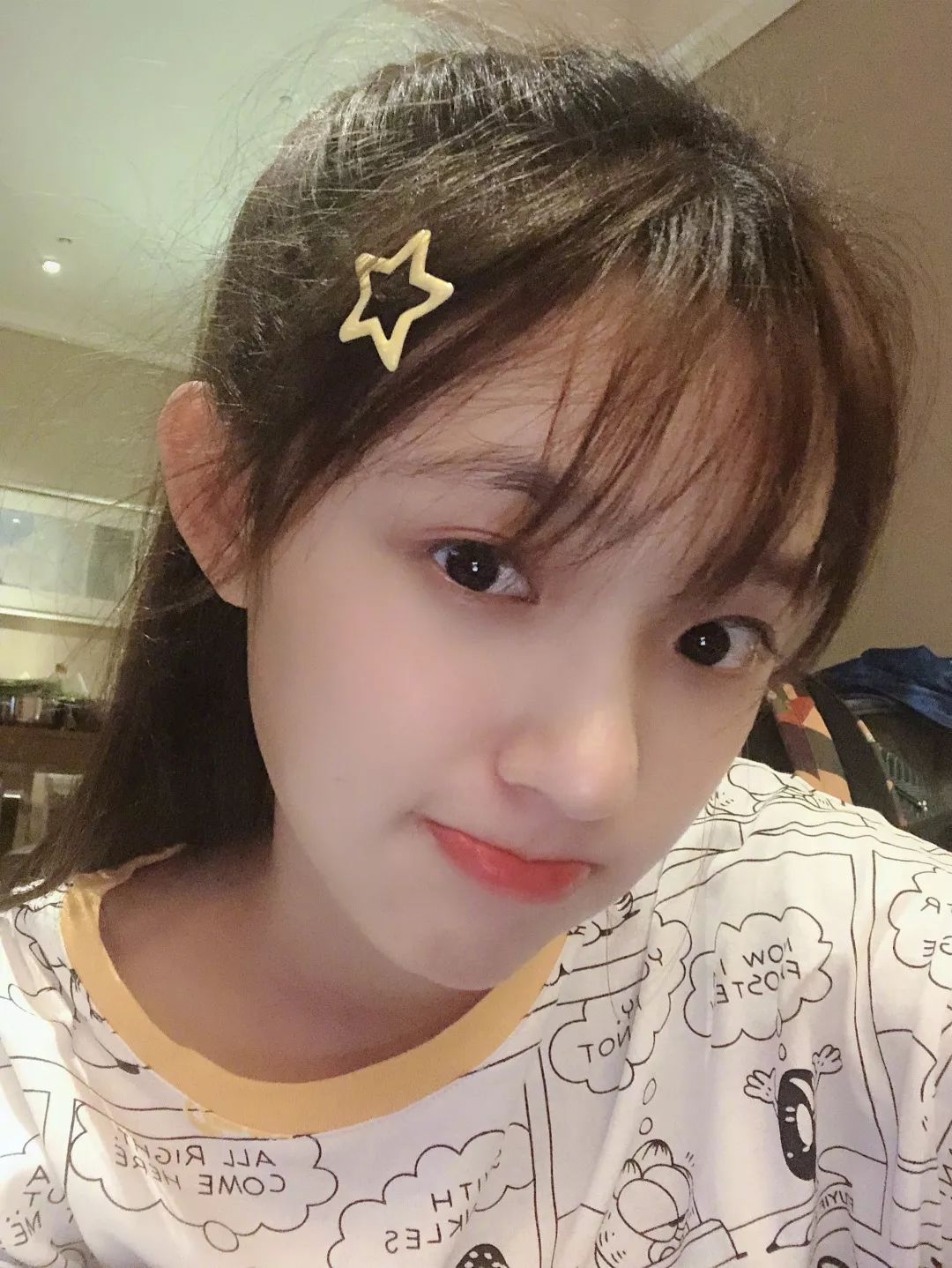 泫雅孔雪儿关晓彤,关晓彤和泫雅撞衫