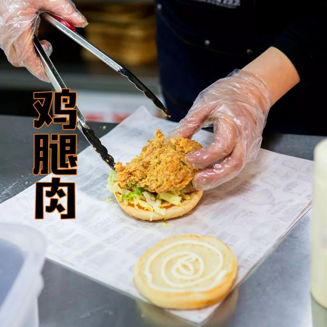 炸鸡汉堡披萨大餐,炸鸡汉堡跟披萨