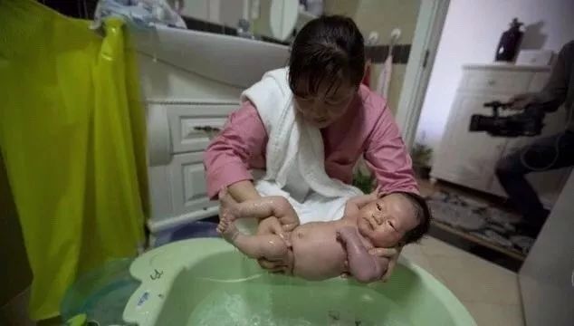 卧底金牌月嫂速成班揭秘考证内幕,金牌月嫂需要哪些证书和资质呢