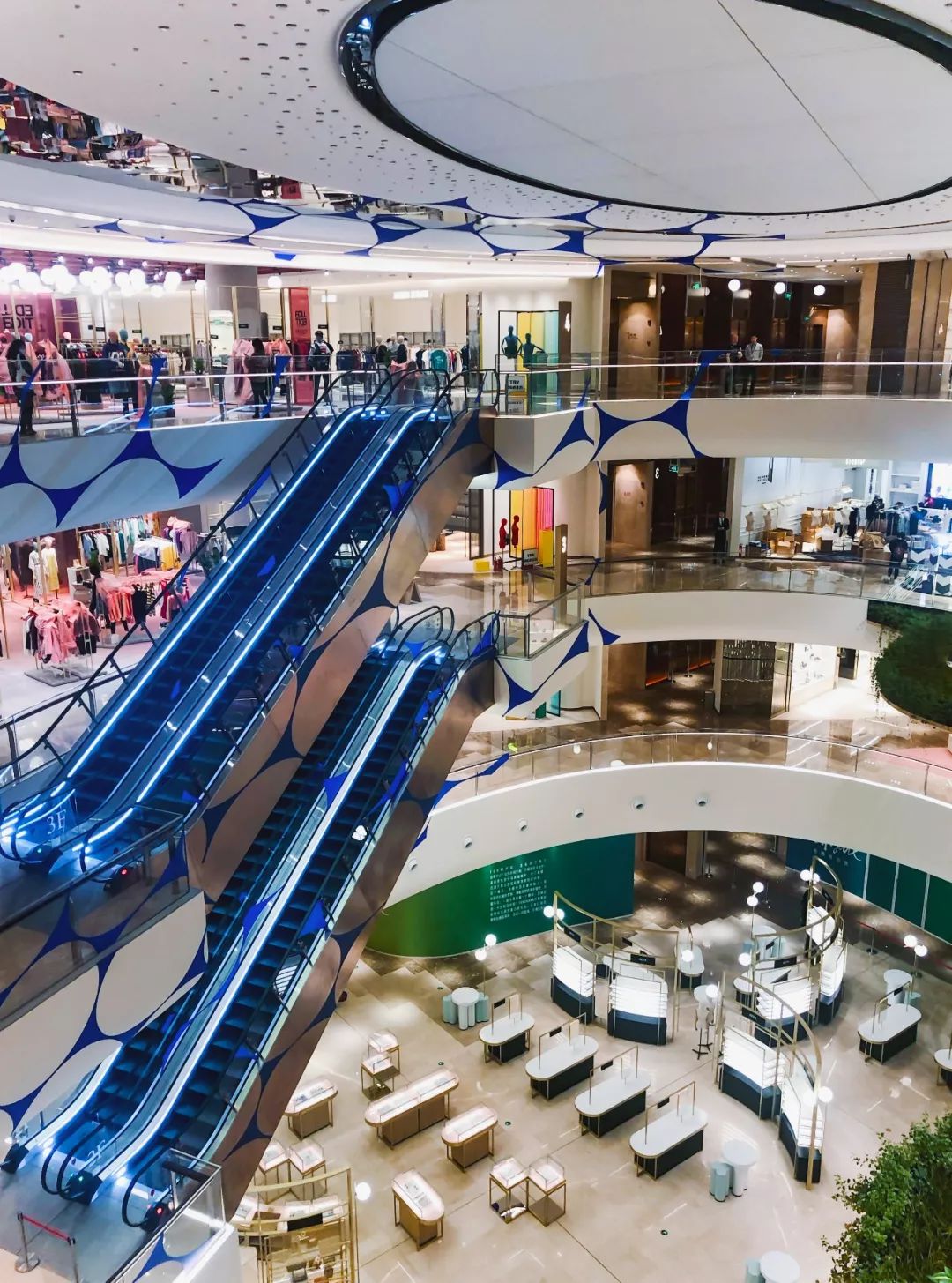 上海老佛爷百货旗舰店,上海老佛爷百货有什么活动