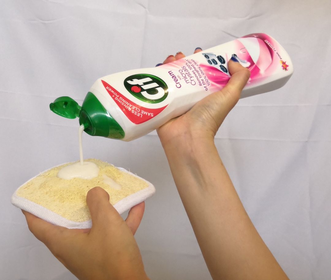 去污“高科技”!焦黑锅底、油垢、霉菌,喷一喷全消失