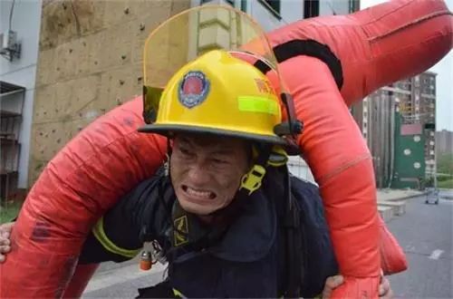 致敬最美逆行者为英雄点赞,致敬最美逆行者传递好声音