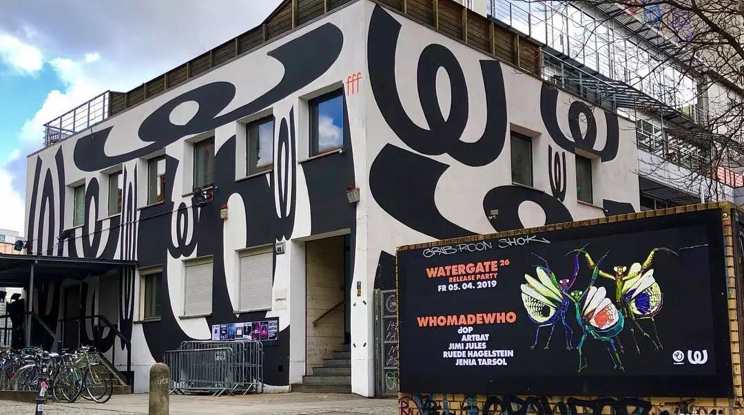 柏林展示身材,柏林很穷吗