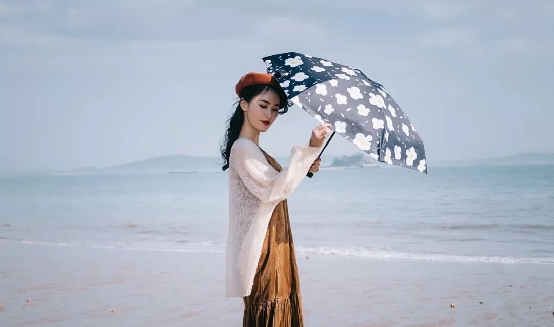 比苹果小的伞,迷你太阳伞防紫外线比手机还小