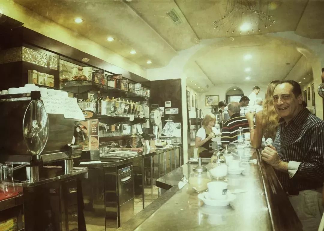 从*血卖**男孩到6000亿商业帝国，他却只想扳倒特朗普？