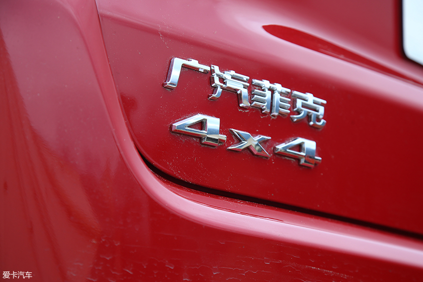 全新jeep指南者四缸1.3t介绍,四驱强油耗高测试新款jeep指南者