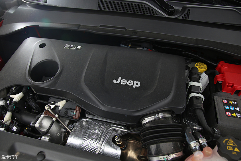 全新jeep指南者四缸1.3t介绍,四驱强油耗高测试新款jeep指南者