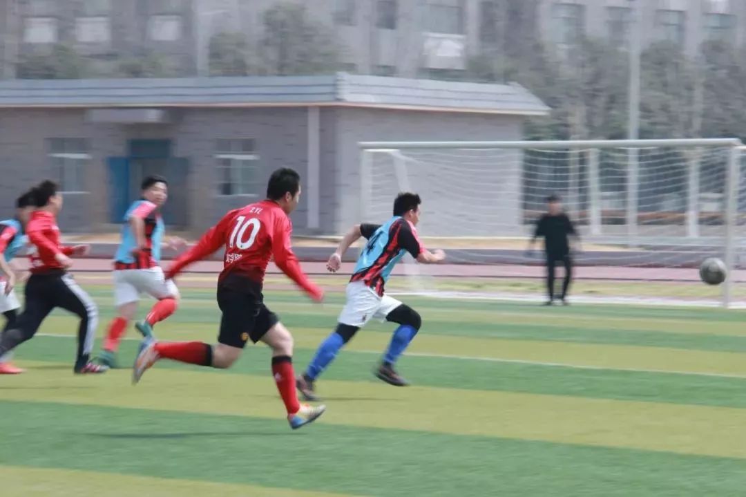 我们只是一群热爱足球的少年,我们这十年足球少年