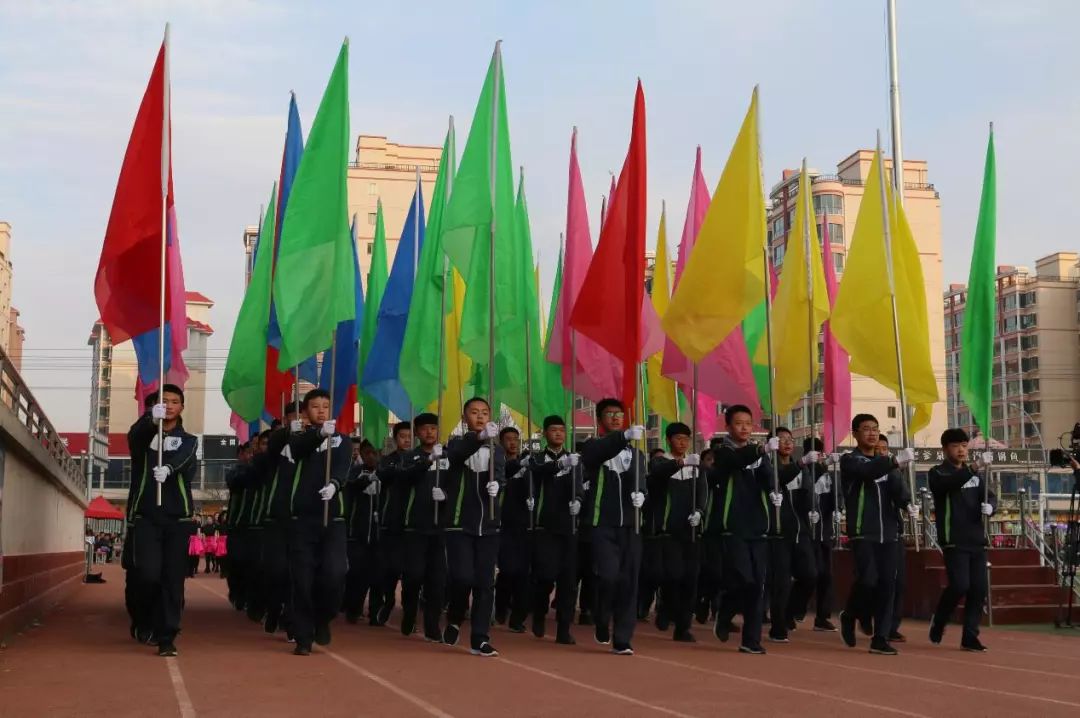 定格精彩瞬间彰显体育精神,丹棱中学60届田径运动会精彩瞬间