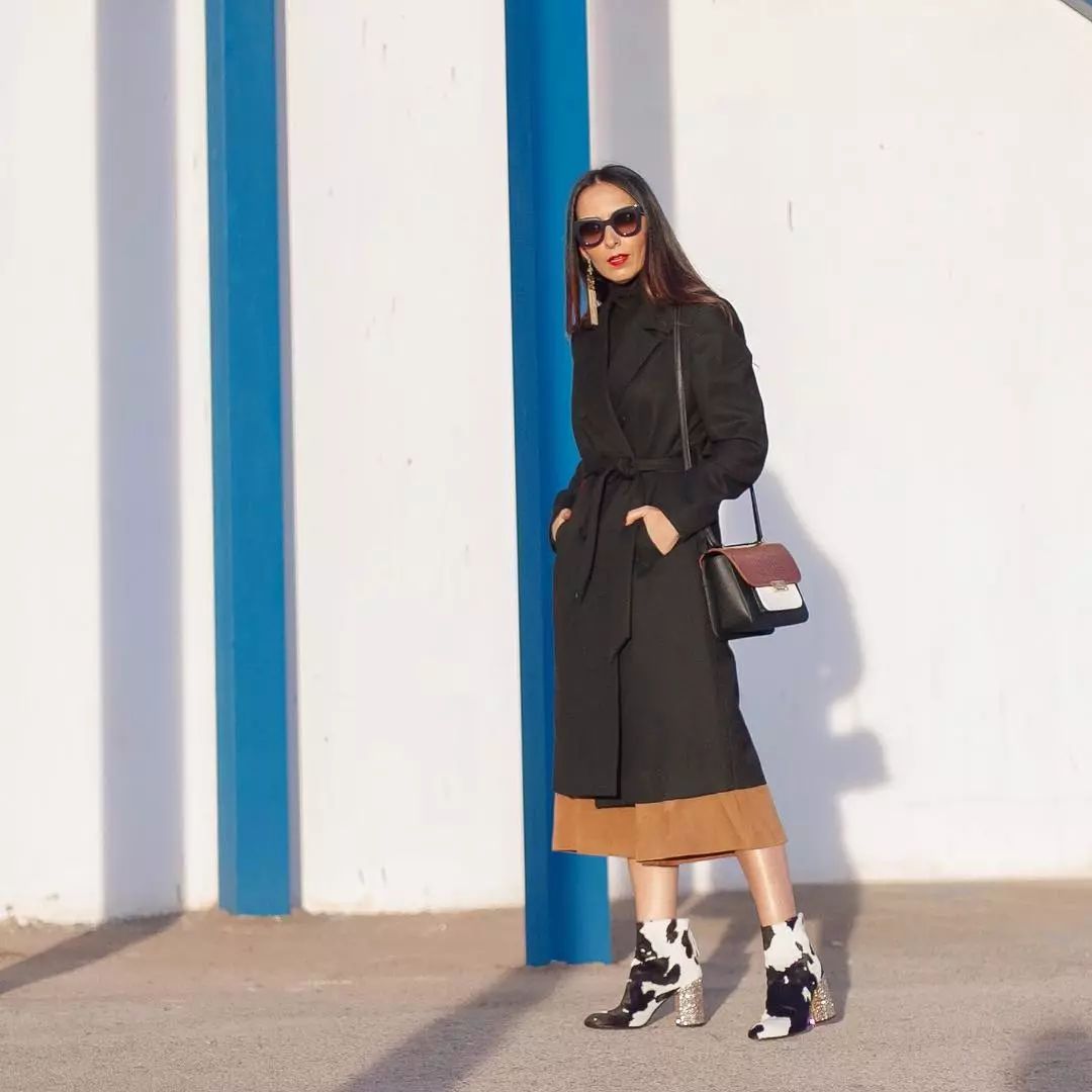 豹纹OUT，下一个C位印花轮到奶牛纹上场！