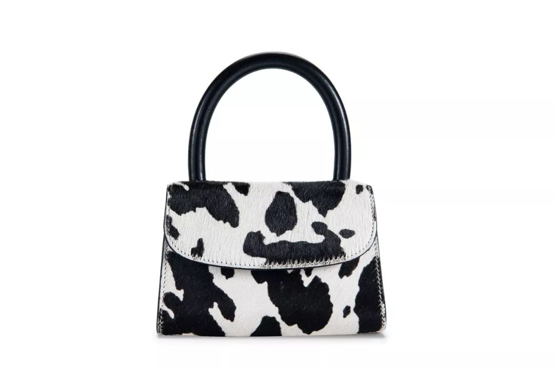 豹纹OUT，下一个C位印花轮到奶牛纹上场！