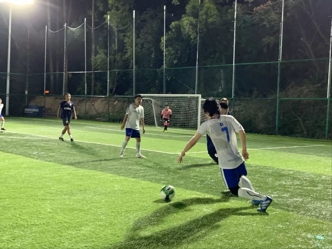 【鸿艺源周边】特斯拉vs蔚来足球友谊赛，带你过“足”瘾！