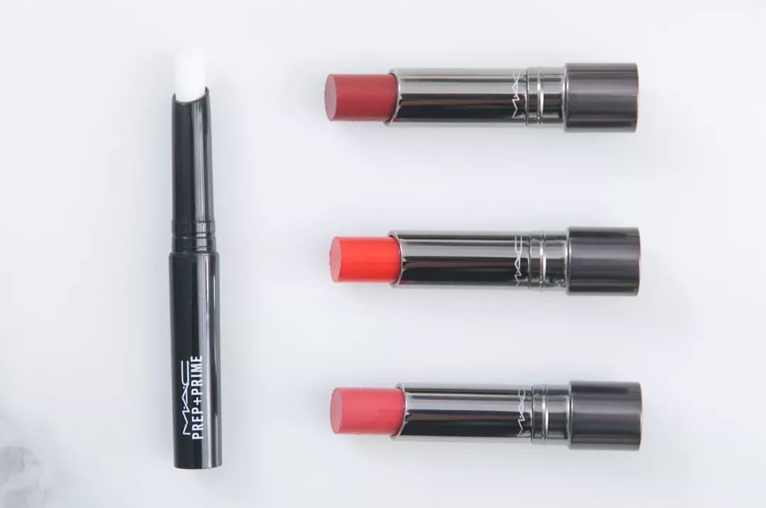 为什么有的人化妆一点瑕疵都没有,为什么有的人化妆反倒难看了