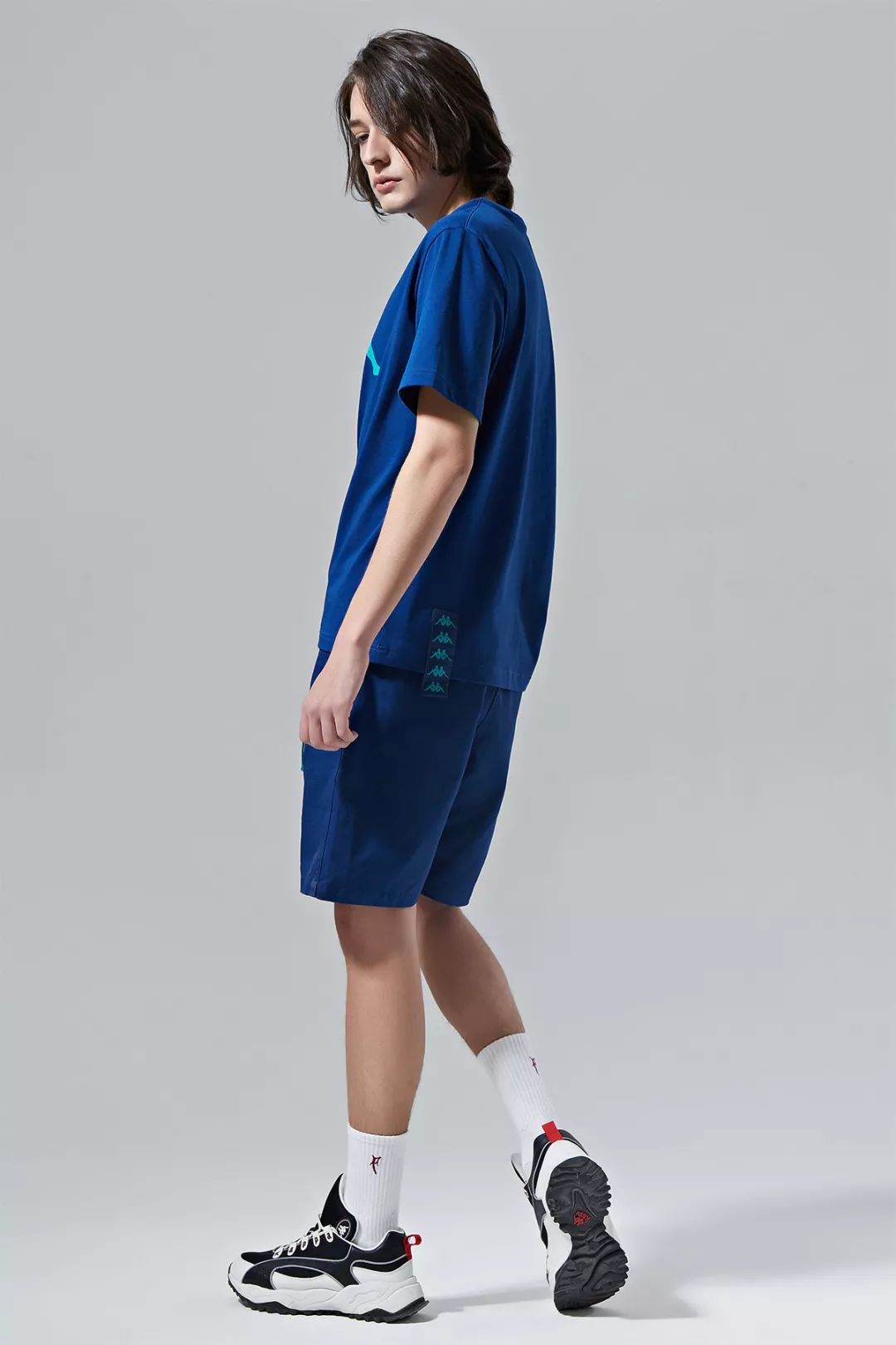 为什么同一款鞋子售价不一样,为什么同一款鞋子有那么多款式