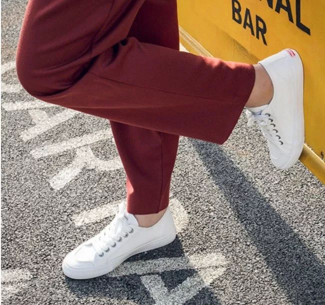 凯特王妃同款帆布鞋,梅根王妃穿什么鞋好看