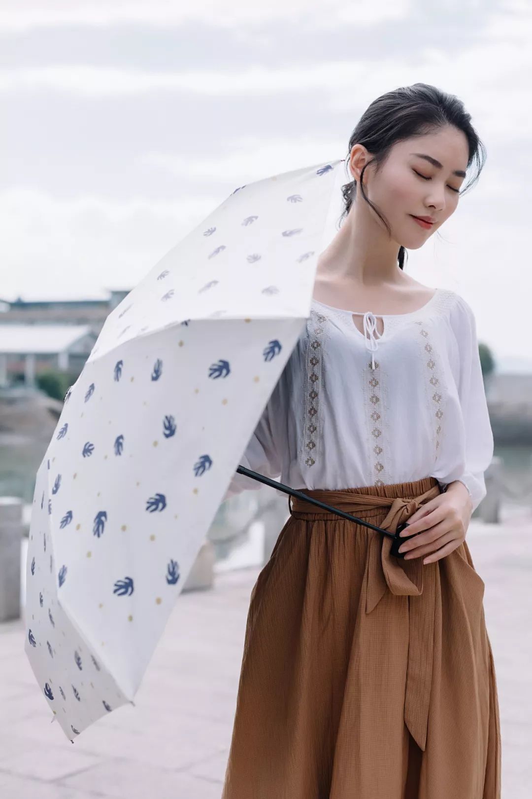 比苹果小的伞,迷你太阳伞防紫外线比手机还小