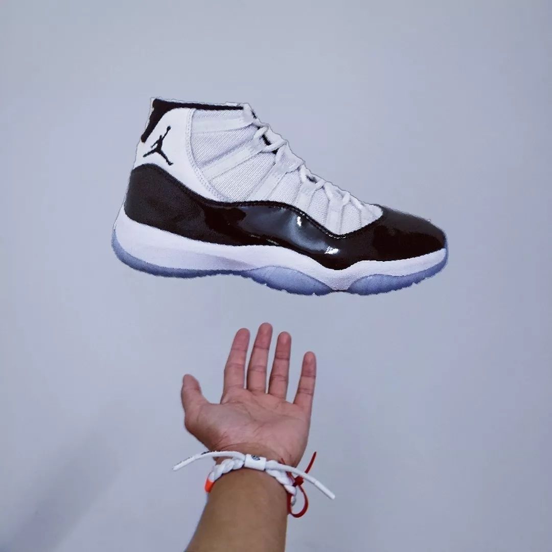 nike鞋子街拍视频,nike空军联名黑白款