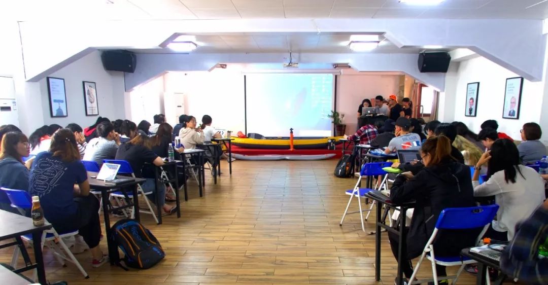 这届迪卡侬要凭颜值征服航海圈？