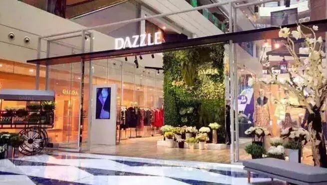 时尚女装地素业绩,地素男装