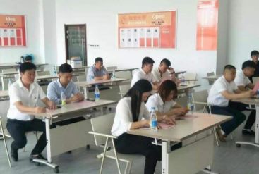 蹲点采访环卫工人8小时工作,蹲点采访