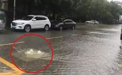 预警雷暴大风大到暴雨来袭,天气预警大雨转雨夹雪
