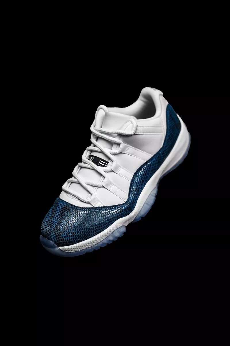 airjordan11low黑红测评,airjordan11lowwhitebred上脚图