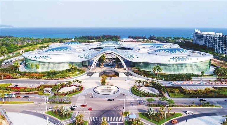 海南离岛免税10周年折扣,代表建议借鉴海南离岛免税模式