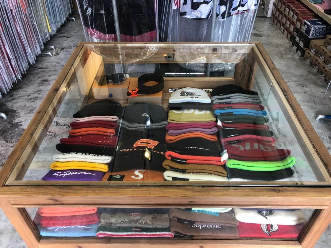 泰国最大球鞋店,泰国曼谷球鞋实体店