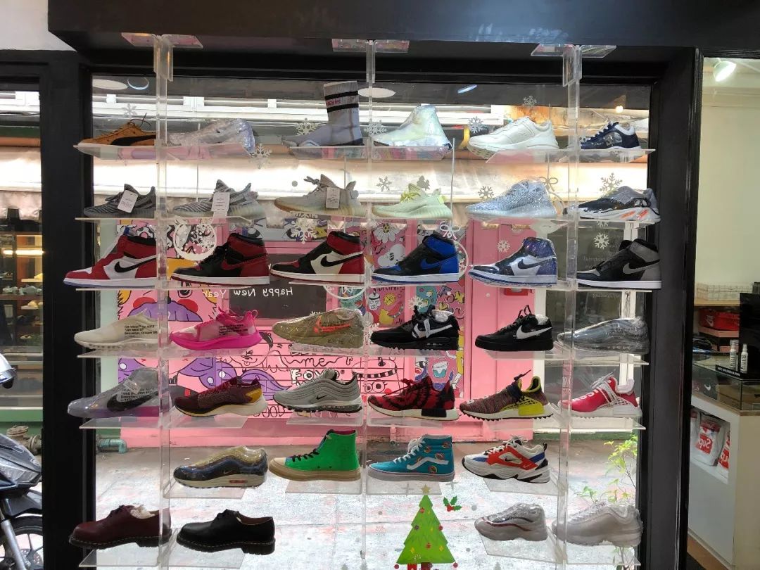 泰国最大球鞋店,泰国曼谷球鞋实体店